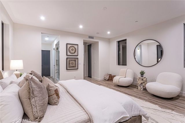328 3rd Street, Huntington Beach, CA 92648