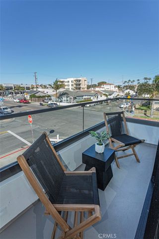 328 3rd Street, Huntington Beach, CA 92648