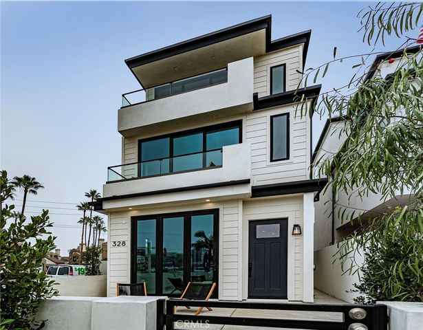 328 3rd Street, Huntington Beach, CA 92648
