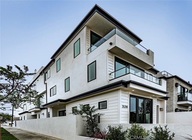 328 3rd Street, Huntington Beach, CA 92648