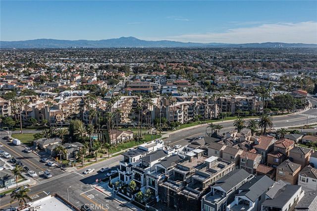 328 3rd Street, Huntington Beach, CA 92648