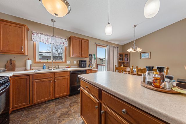 5779 Excalibur Court NW, Rochester, MN 55901