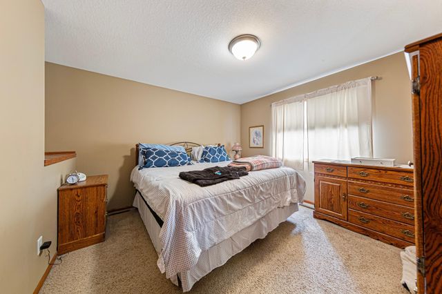 5779 Excalibur Court NW, Rochester, MN 55901