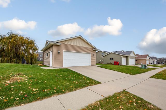 5779 Excalibur Court NW, Rochester, MN 55901