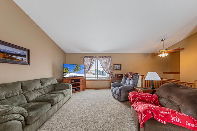 5779 Excalibur Court NW, Rochester, MN 55901