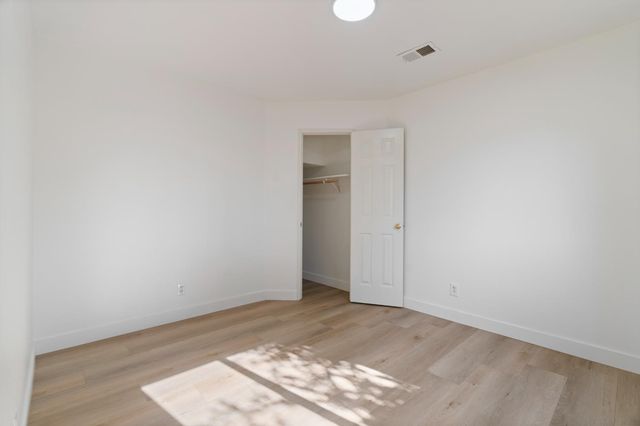 2501 Lock Ave, Sacramento, CA 95822