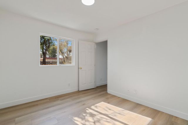 2501 Lock Ave, Sacramento, CA 95822