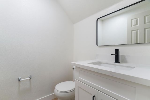 2501 Lock Ave, Sacramento, CA 95822