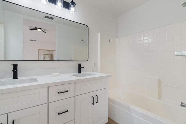 2501 Lock Ave, Sacramento, CA 95822