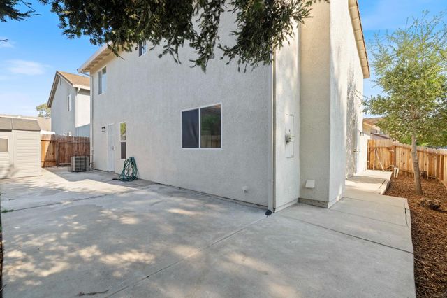 2501 Lock Ave, Sacramento, CA 95822