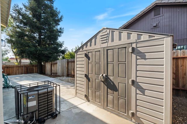 2501 Lock Ave, Sacramento, CA 95822