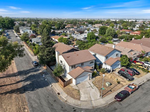 2501 Lock Ave, Sacramento, CA 95822