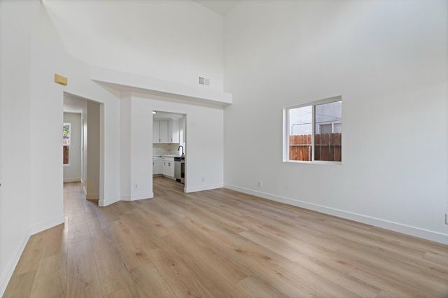 2501 Lock Ave, Sacramento, CA 95822