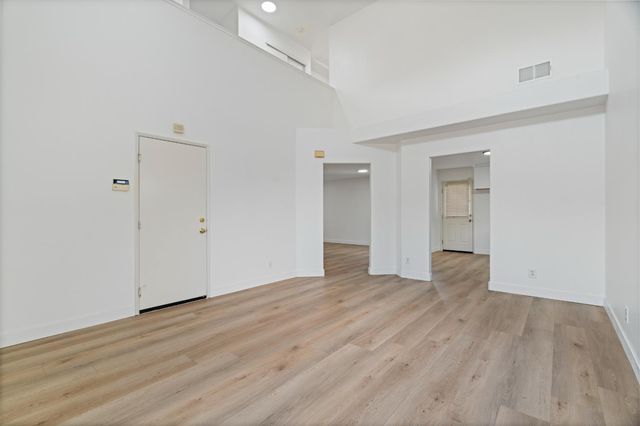 2501 Lock Ave, Sacramento, CA 95822