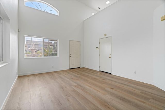 2501 Lock Ave, Sacramento, CA 95822