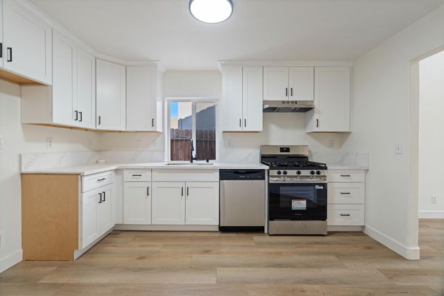 2501 Lock Ave, Sacramento, CA 95822