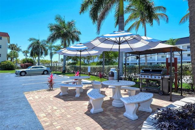 925 BEACH ROAD 112, Siesta Key, FL 34242
