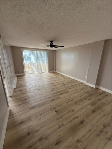 15600 NW 7th Ave 618, Miami, FL 33169