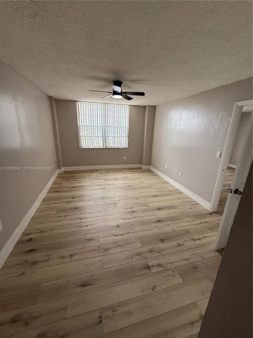 15600 NW 7th Ave 618, Miami, FL 33169