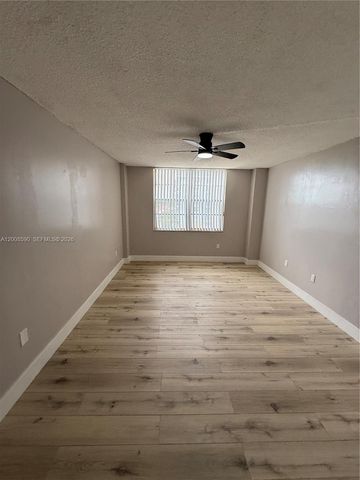 15600 NW 7th Ave 618, Miami, FL 33169