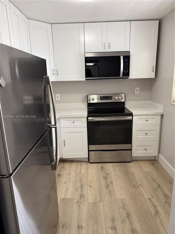 15600 NW 7th Ave 618, Miami, FL 33169