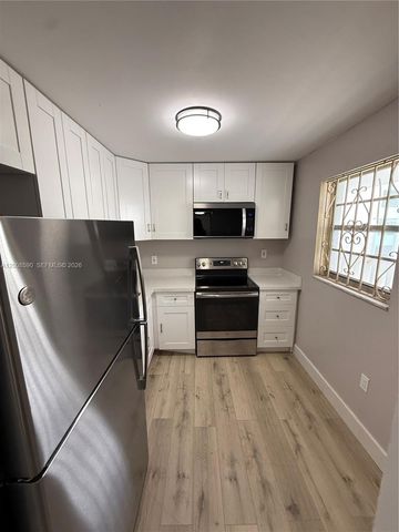 15600 NW 7th Ave 618, Miami, FL 33169