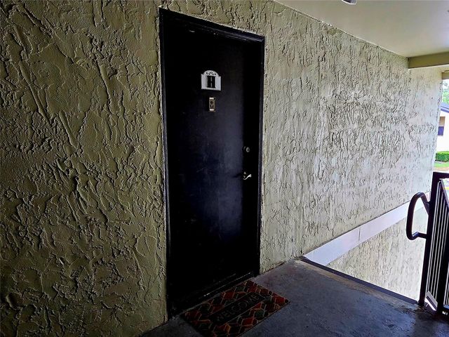 940 LAKE DESTINY RD H, Altamonte Springs, FL 32714