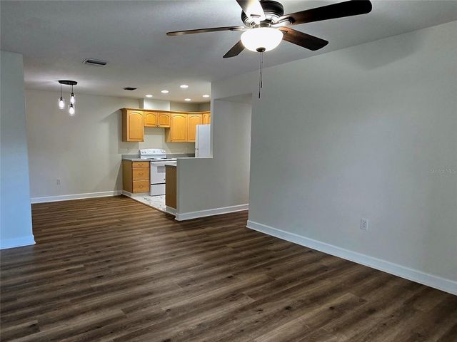 940 LAKE DESTINY RD H, Altamonte Springs, FL 32714