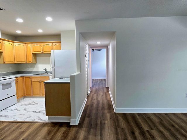 940 LAKE DESTINY RD H, Altamonte Springs, FL 32714