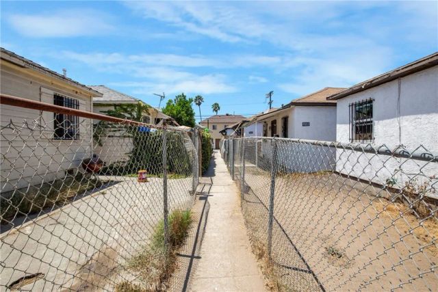 9309 S Western Avenue, Los Angeles, CA 90047