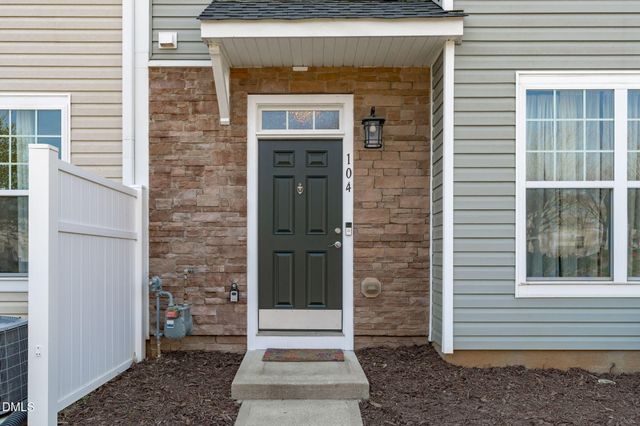 2120 Breezeway Dr Unit 104, Raleigh, NC 27614