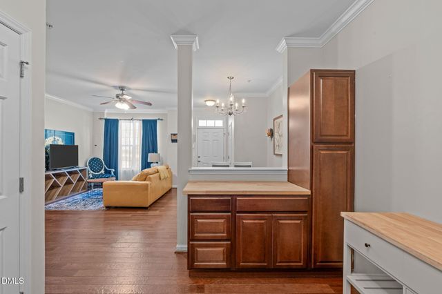 2120 Breezeway Dr Unit 104, Raleigh, NC 27614