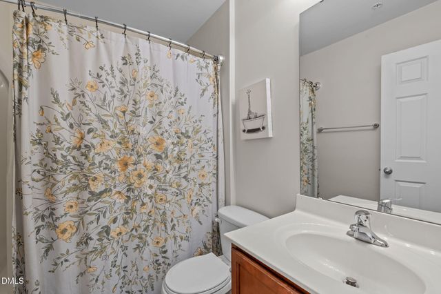 2120 Breezeway Dr Unit 104, Raleigh, NC 27614