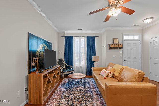 2120 Breezeway Dr Unit 104, Raleigh, NC 27614
