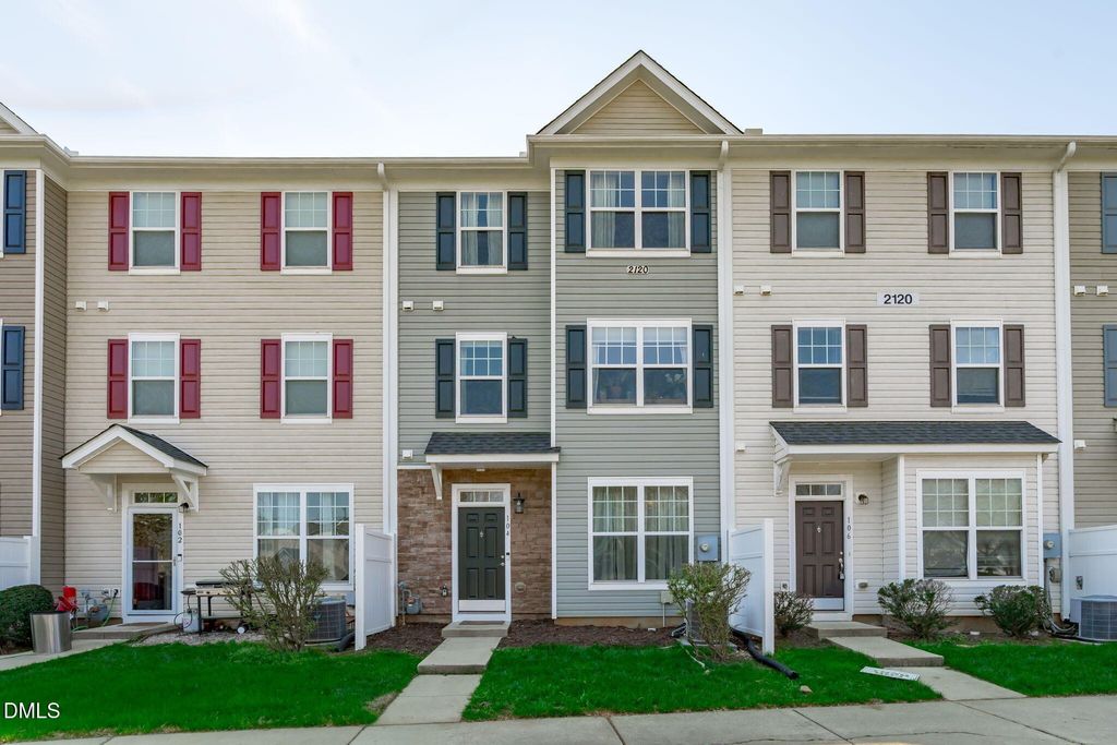 2120 Breezeway Dr Unit 104, Raleigh, NC 27614
