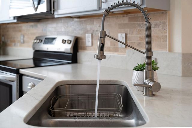 9915 KONA ISLE COURT, Orlando, FL 32817