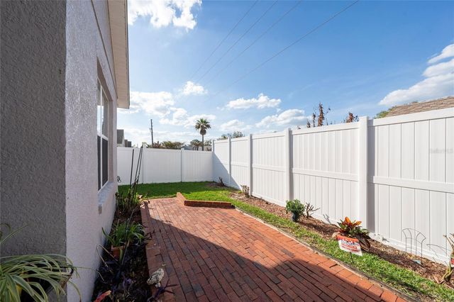 9915 KONA ISLE COURT, Orlando, FL 32817