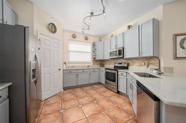 9915 KONA ISLE COURT, Orlando, FL 32817