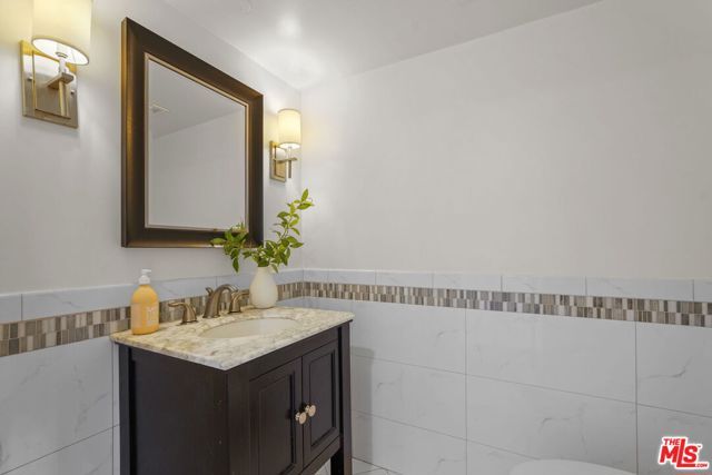 6609 Whitley Terrace, Los Angeles, CA 90068