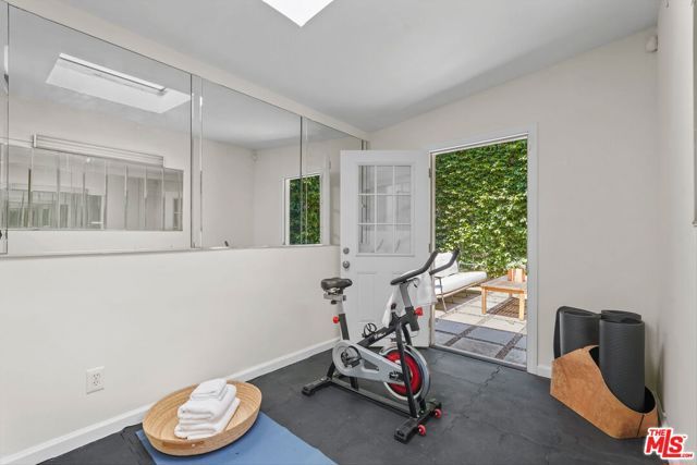 6609 Whitley Terrace, Los Angeles, CA 90068