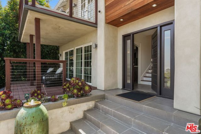 6609 Whitley Terrace, Los Angeles, CA 90068