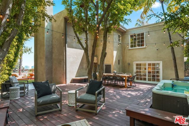 6609 Whitley Terrace, Los Angeles, CA 90068
