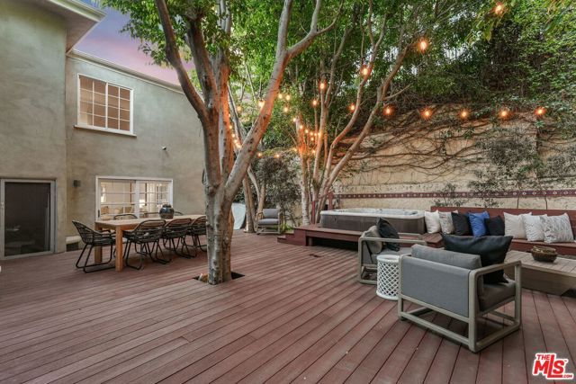 6609 Whitley Terrace, Los Angeles, CA 90068