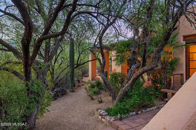 13785 E Camino Cartamo, Tucson, AZ 85749