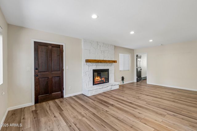 17445 S SAN CARLOS Drive, Munds Park, AZ 86017