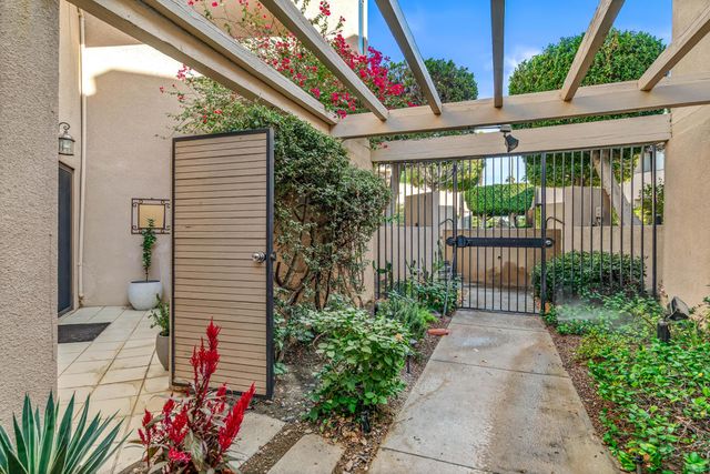 477 Village Square E, Palm Springs, CA 92262