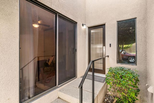 477 Village Square E, Palm Springs, CA 92262