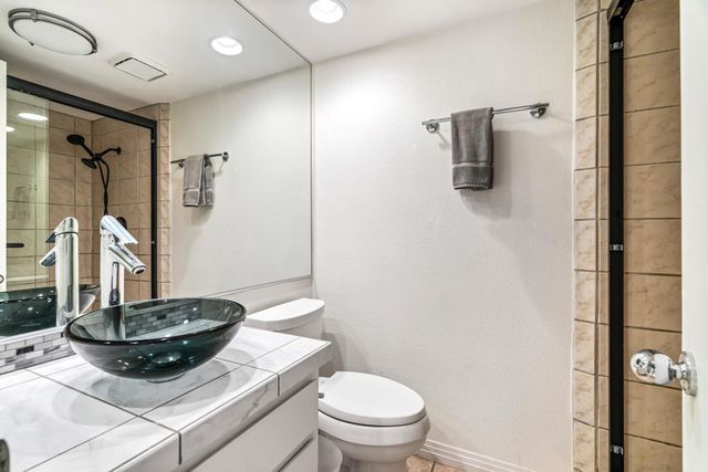 477 Village Square E, Palm Springs, CA 92262