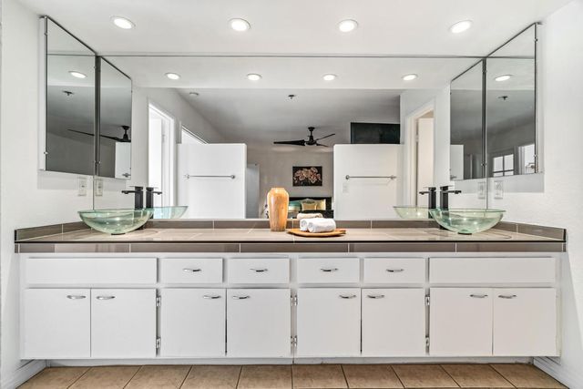 477 Village Square E, Palm Springs, CA 92262