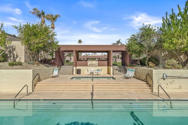 477 Village Square E, Palm Springs, CA 92262